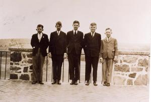 English boys at Rectory School. Gerald and Michael on right.